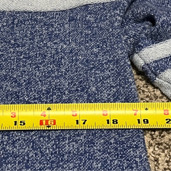 Women’s Major League Baseball Fitness Chicago Cubs Baseball Sweatshirt, Medium - Picture 12 of 13